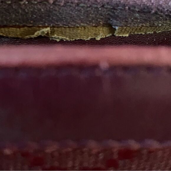 Authenticated Vintage Gucci GG Logo Burgundy/Wine Crossbody Shoulder Bag. COA. - Picture 11 of 16